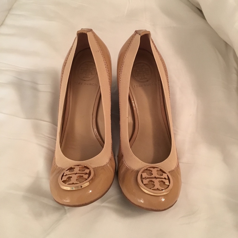 Tory Burch size 7 Caroline Wedge
